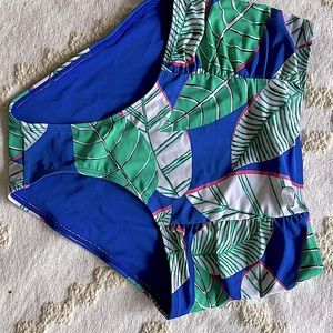NWT Aerie high waisted palm print swim bottoms. Size Large. Never worn.